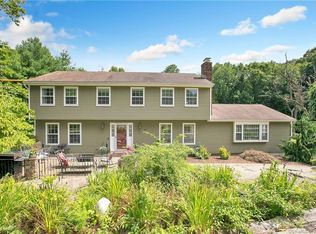76 Teeter Rock Rd, Trumbull, CT 06611