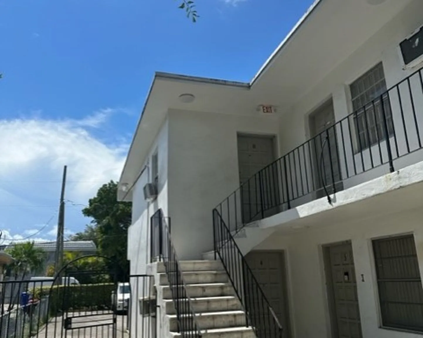 2 Bed/ 1 Bath in Little Havana — Photo 3