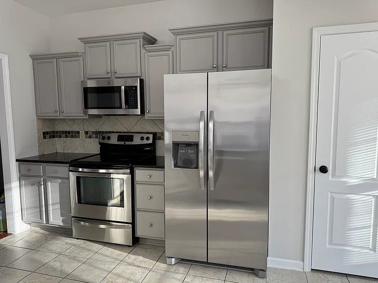 242 Tadcaster Ct — Photo 7