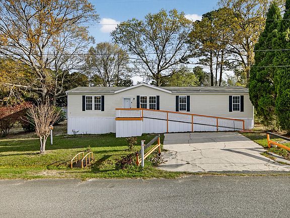 2nd image of 106 Minnie Ct