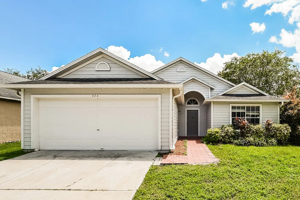 3 bed, 2.0 bath, 1500 sqft, $2,405 — Photo 1