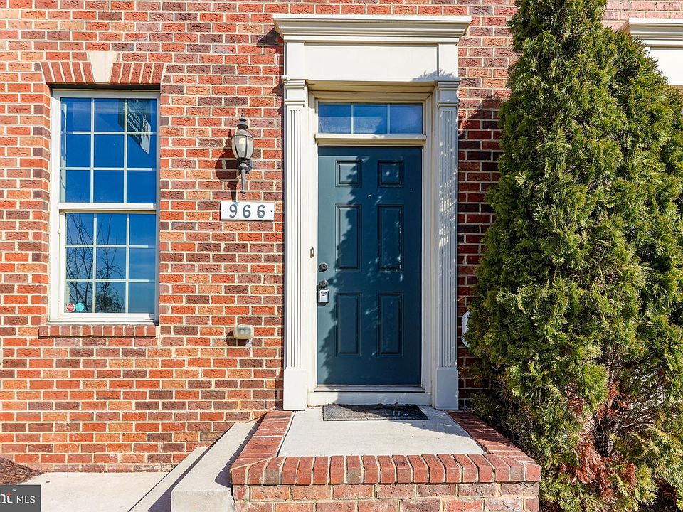 1st image of 966 S Macon St