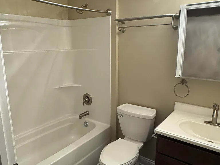 465 Burch St #4 — Photo 3