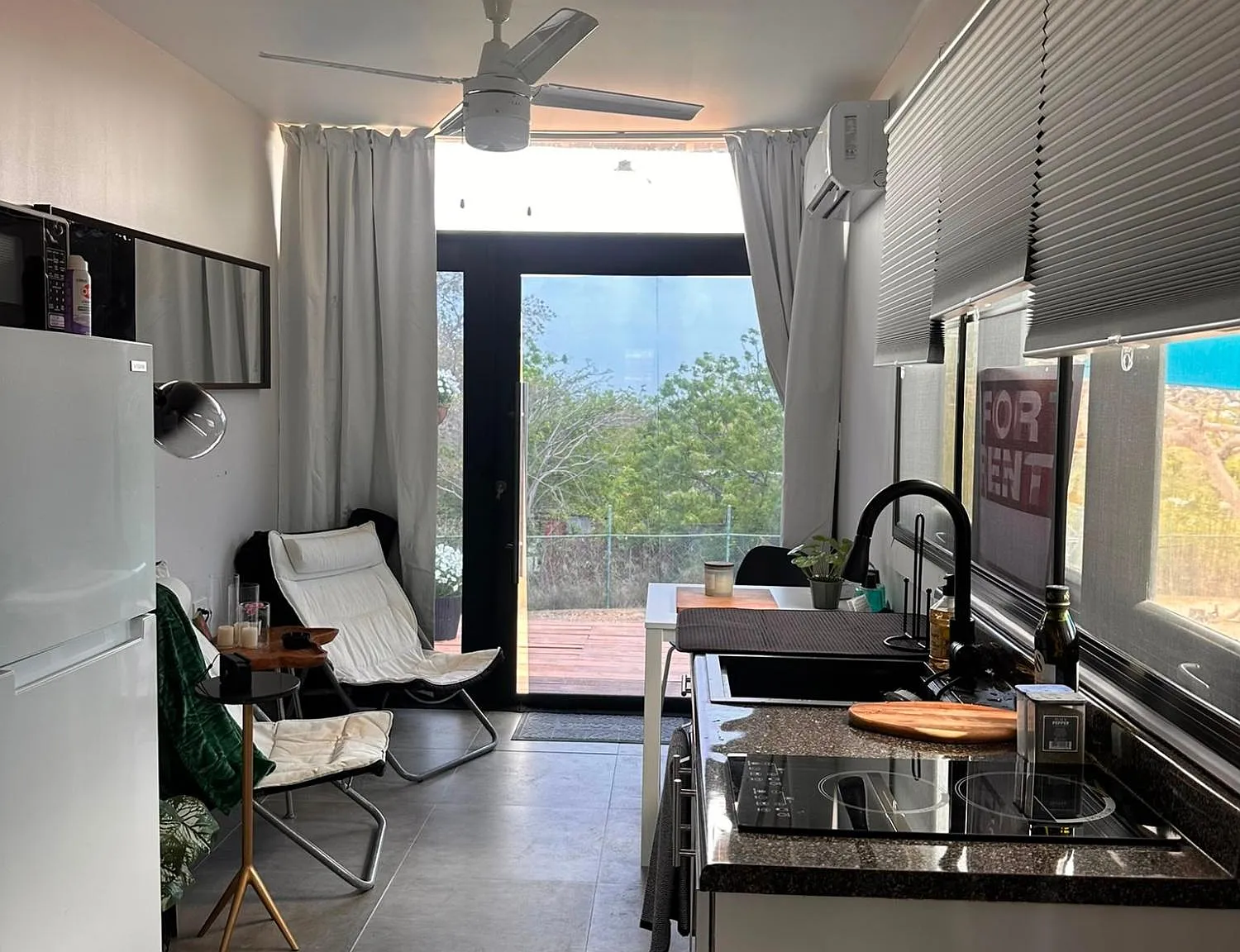 Studio, 1.0 bath, 40 sqft — Photo 2
