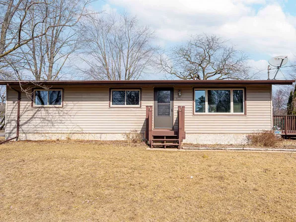 W7796 East St, Shiocton, WI 54170