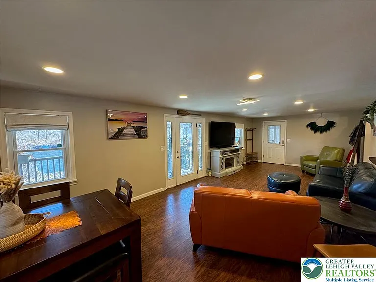 312 Lehigh Dr — Photo 10
