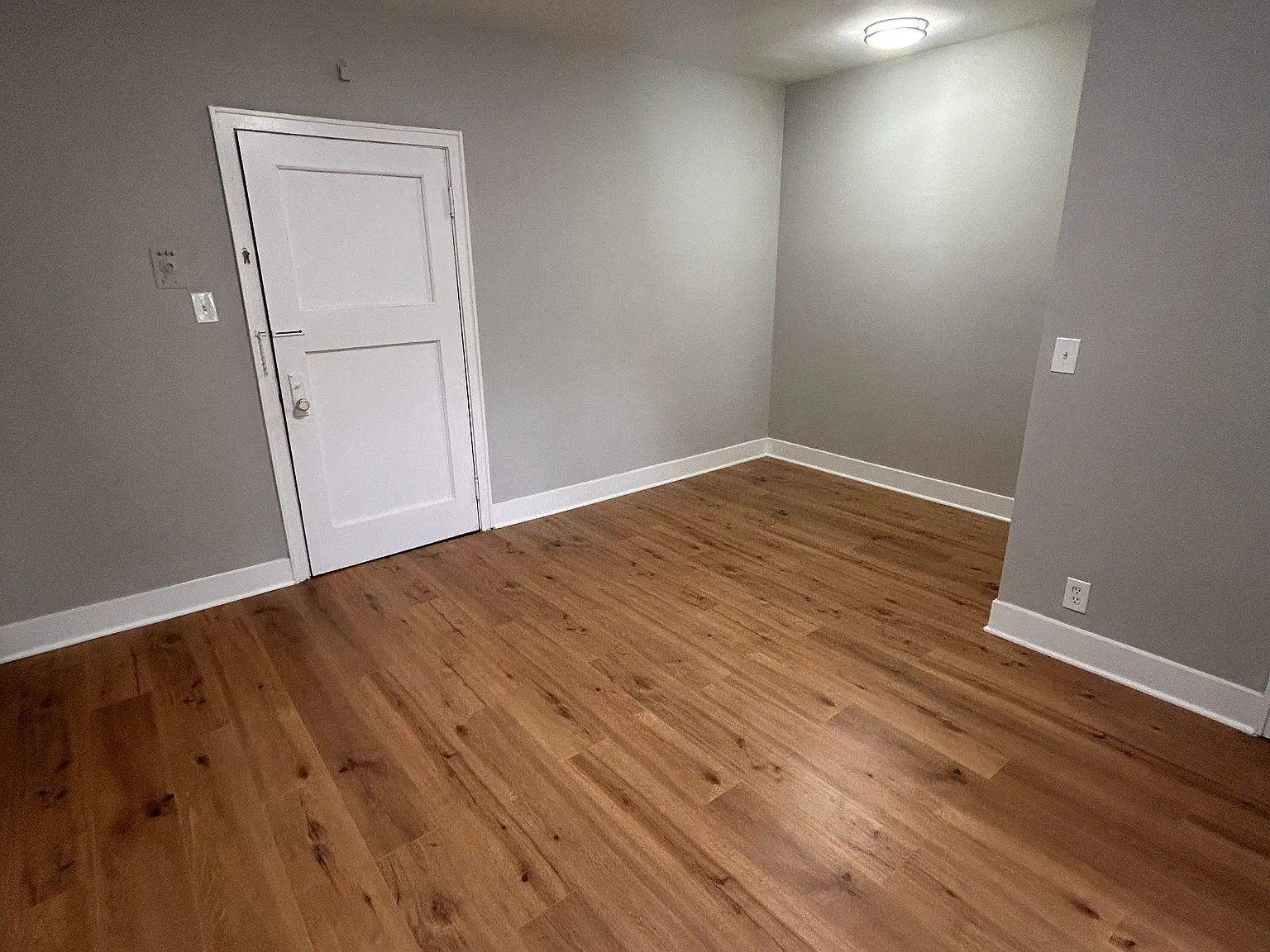 Newly Renovated Milwaukee Lower East Side Studio/ One bed Apartments- Located Near Brady Street — Photo 4