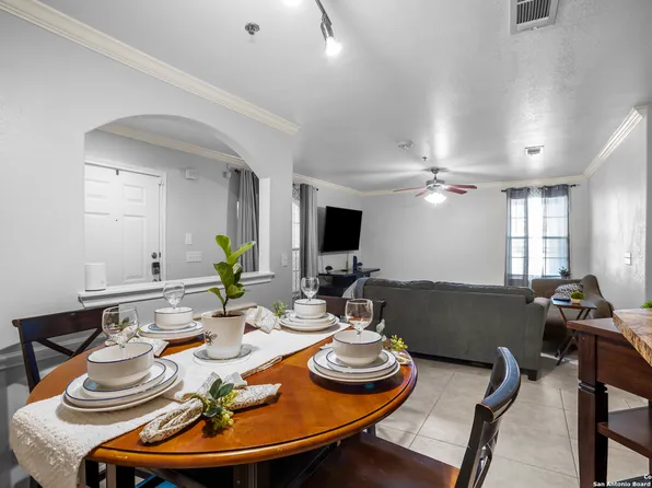 7323 Snowden #1102, San Antonio, TX 78240