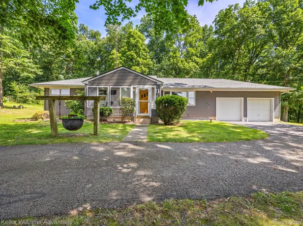 4490 Holloway Rd, Adrian, MI 49221