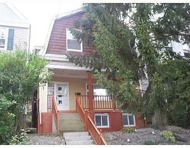652 Montclair St photo 1