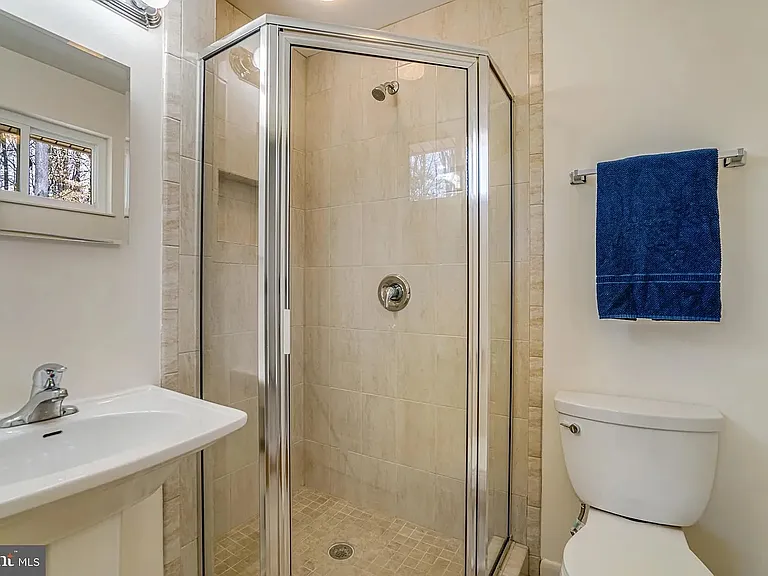 8651 Cromwell Dr — Photo 29
