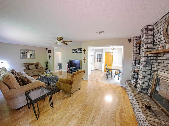 2nd image of 208 Turtle Creek Dr