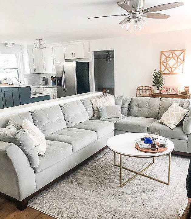 LIVING ROOM / KITCHEN VIEW