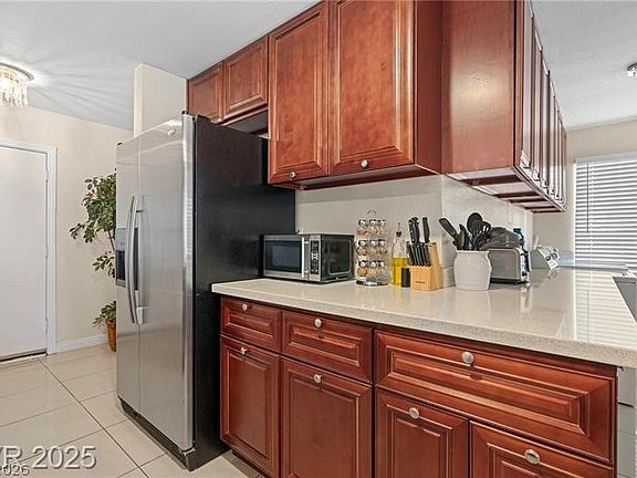 3rd image of 1012 Jessica Ave