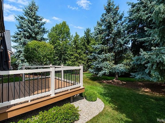 5th image of 54796 Grenelefe Cir E
