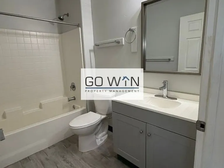 23 E Illini St — Photo 29