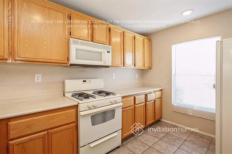 7224 Camden Pine Ave Las Vegas, NV 89129 — Photo 4