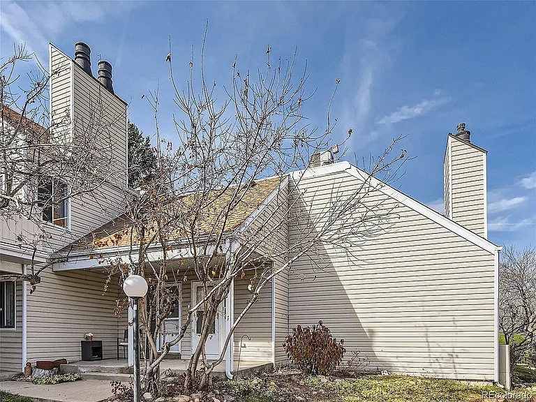 2612 S Xanadu Way #A — Photo 2