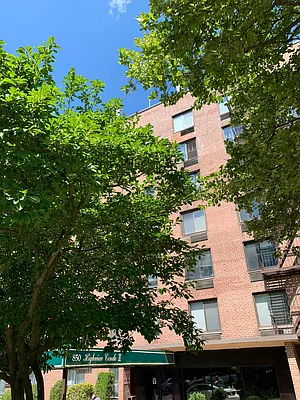 Sold by REMAX Elite | media 10
