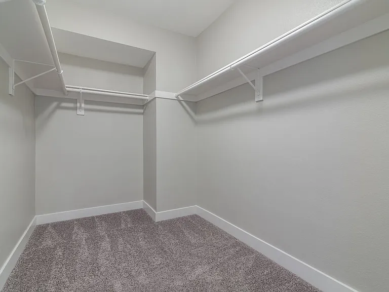 Bixby Hill Apartments — Photo 34