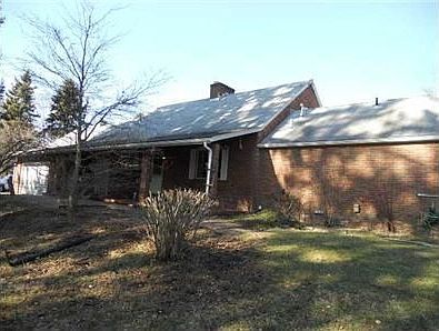 2nd image of 212 Welsh Hills Rd