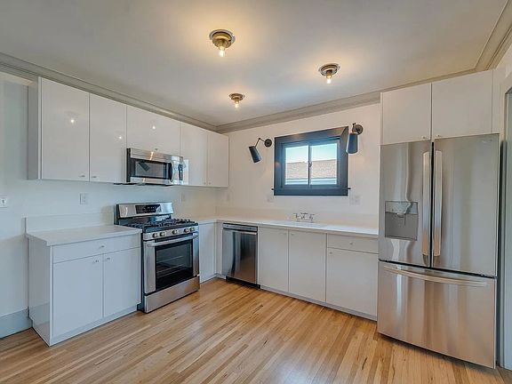 3rd image of 6012 York Blvd #6008