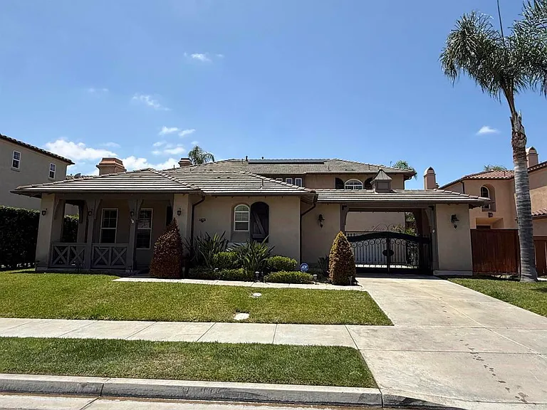 1472 Canoe Creek Way — Photo 1