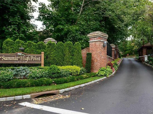 11 Pony Circle, Roslyn Heights, NY 11577