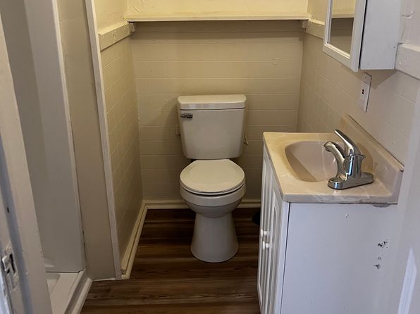 201 W Yates St APT 6, East Syracuse, NY 13057