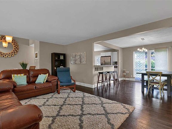 4th image of 9027 Sky Crest Dr