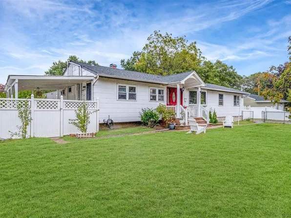 11 Indiana Avenue, Bay Shore, NY 11706