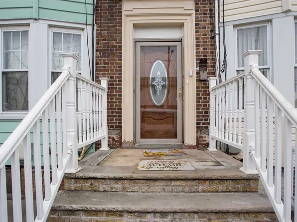 1059 McBride St, Far Rockaway, NY 11691