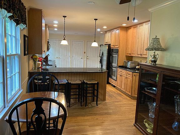 3rd image of 3216 Dominy Ct