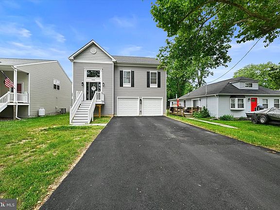 2nd image of 1054 Bell Ave