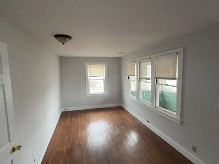 960 W Delaware Ave, Toledo OH 43610 — Photo 2