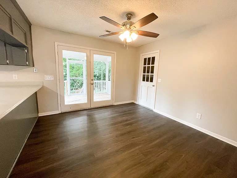 1511 Kathleen Dr — Photo 9