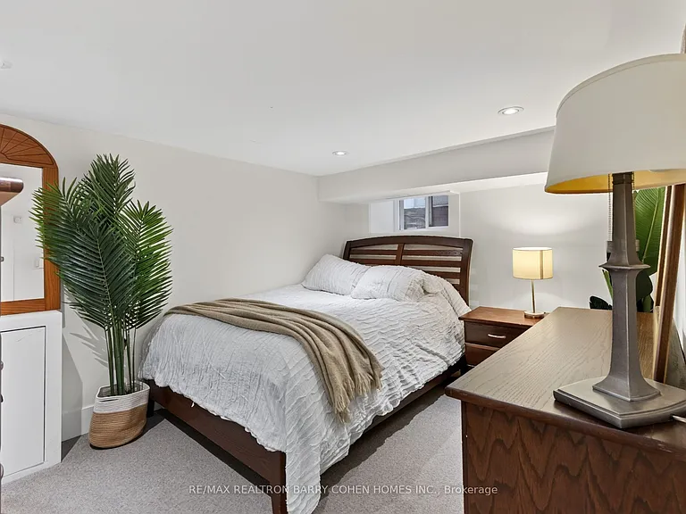 43 Helena Ave — Photo 29
