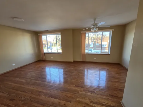 9304 S Paxton Ave #2, Chicago, IL 60617