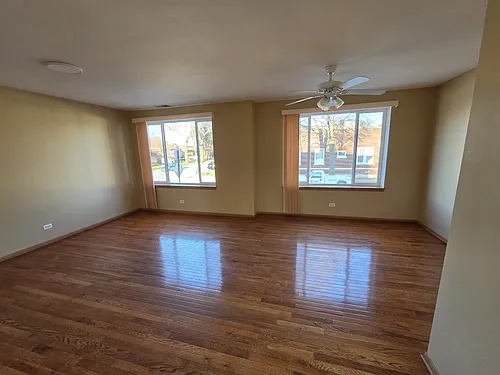 9304 S Paxton Ave #2 Photo 1