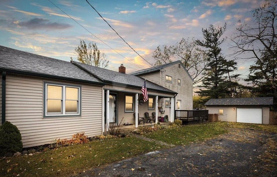 1st image of 347 Sherman Ct