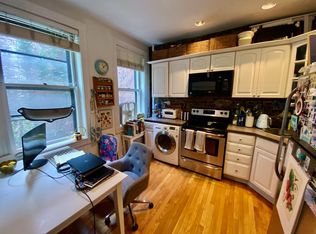 34 Grove St, Boston, MA 02114