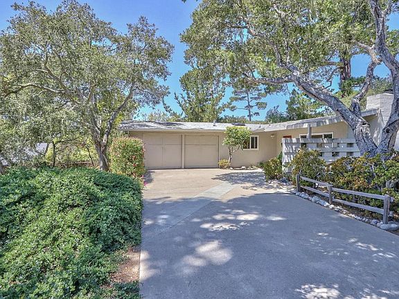 Welcome to Carmel Woods! Just a 1/2 mile to Carmel-by-the-Sea and 1 mile to Carmel Beach!