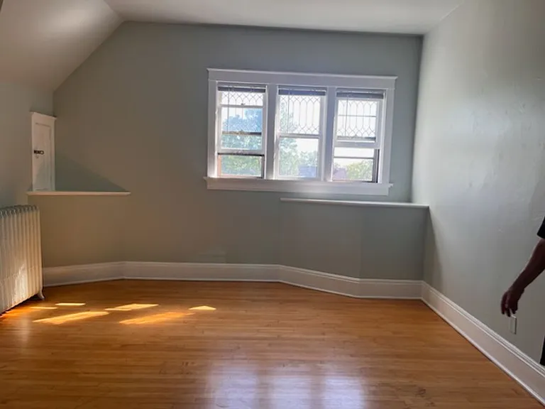 303 N Ashland Ave — Photo 5