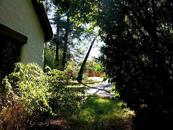 4th image of 7329 Benbow Dr