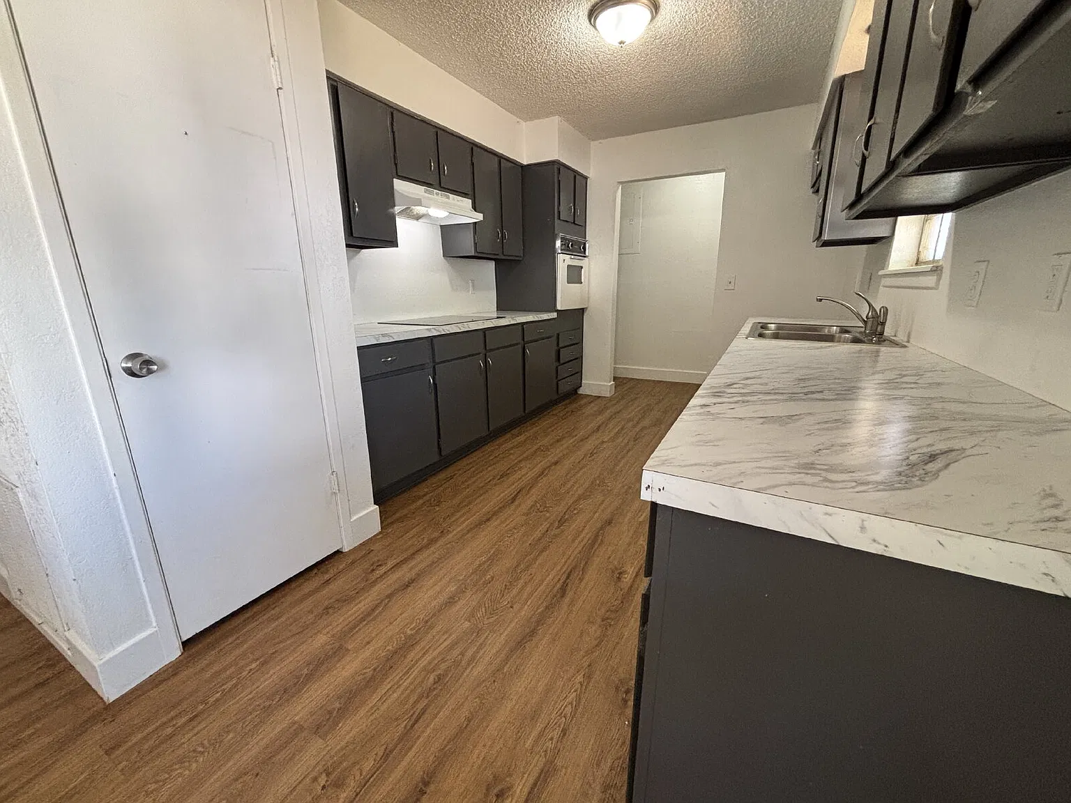 3 bed, 2.0 bath, 1312 sqft, $1,400 — Photo 4