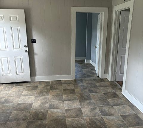 3rd image of 366 Perrytown Rd #4