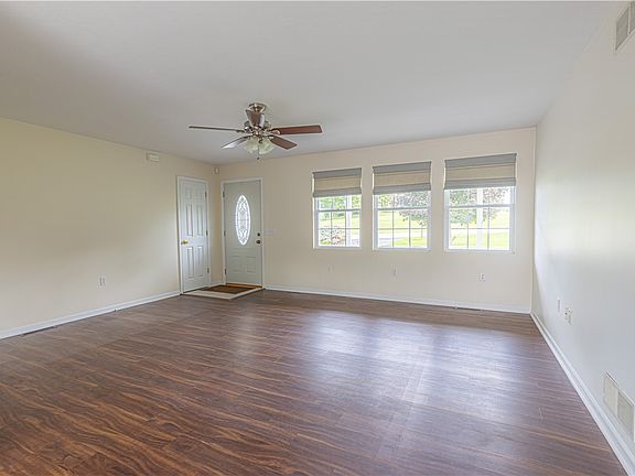 4th image of 3699 Mitchell Rd