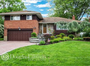 31 Sexton Rd, Syosset, NY 11791