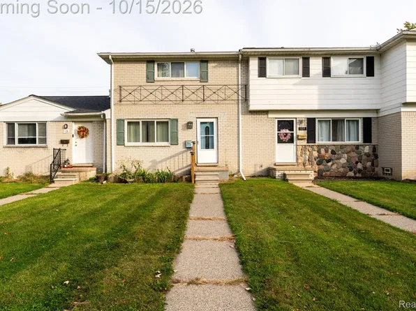117 S Christine Cir #117, Mount Clemens, MI 48043