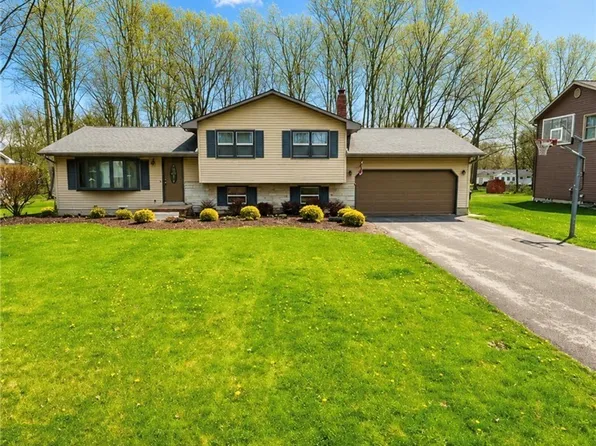 6779 Colleen Dr, Boardman, OH 44512
